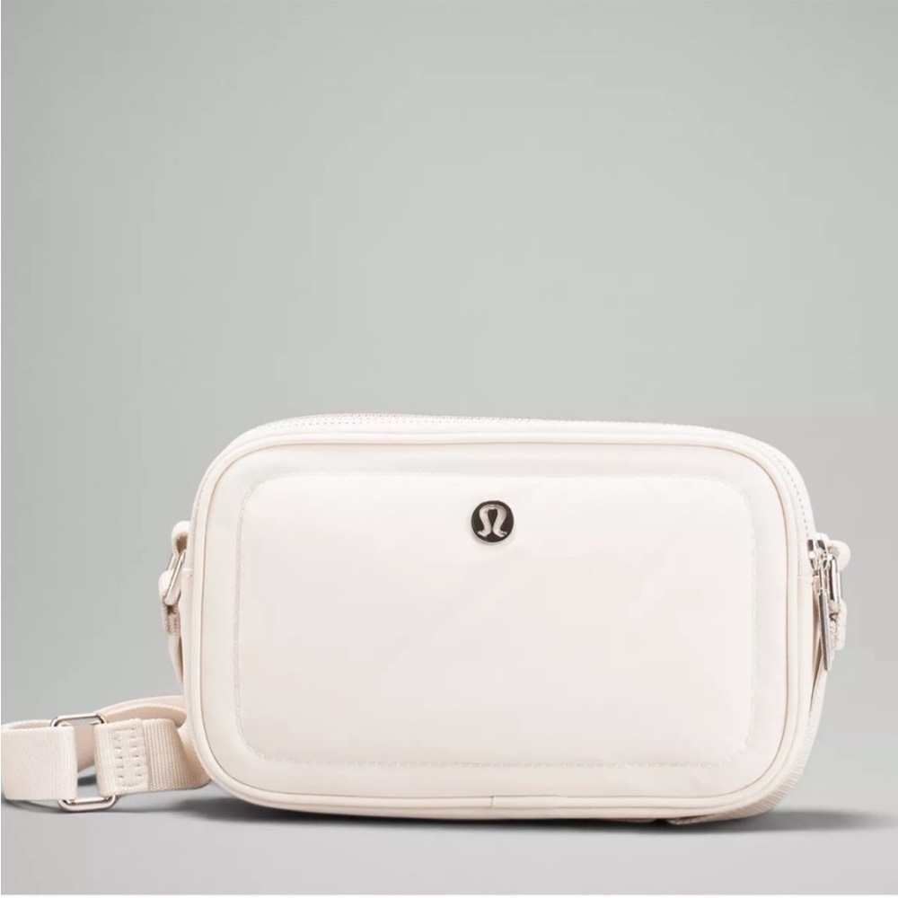 Lululemon Everywhere Camera Bag White Opal NWT